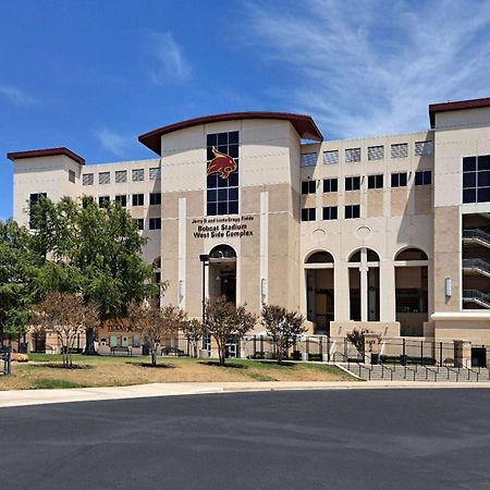 Howard Johnson By Wyndham San Marcos Exterior foto