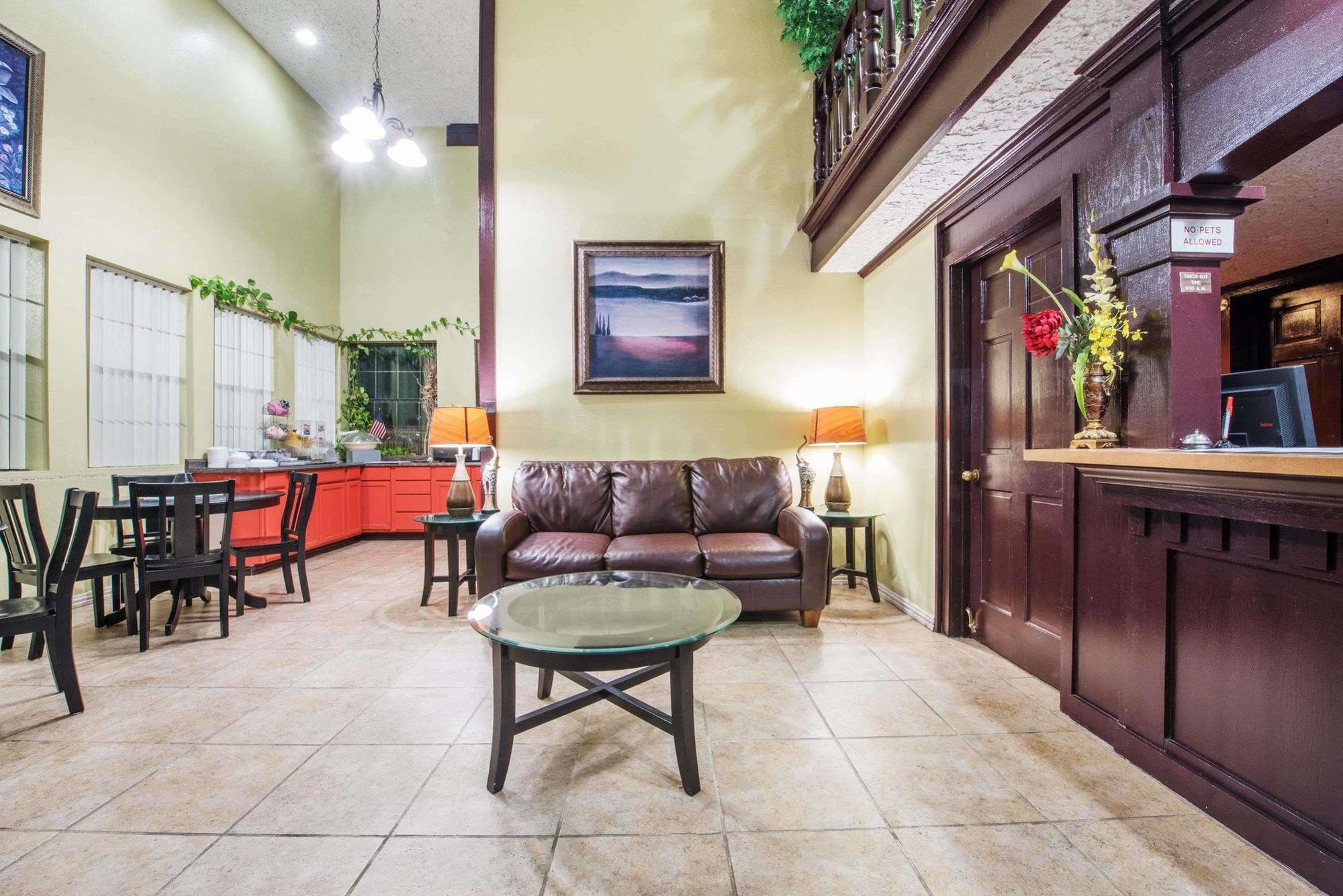 Howard Johnson By Wyndham San Marcos Exterior foto